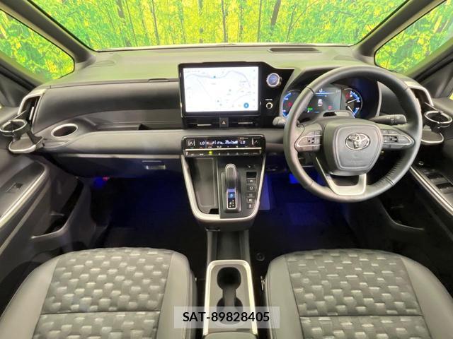 Toyota VOXY 2022-06 8053744-1