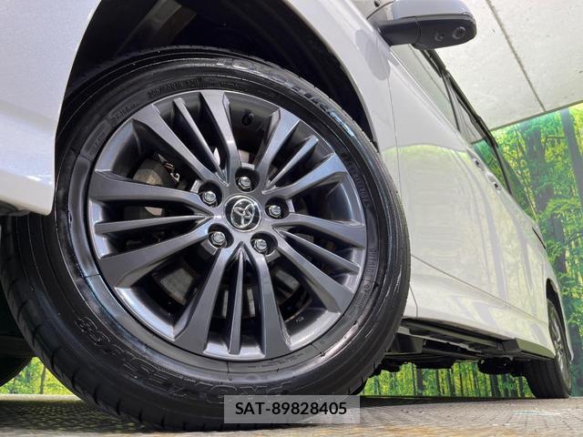 Toyota VOXY 2022-06 8053744-14
