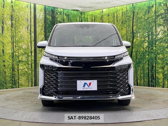 Toyota VOXY 2022-06 8053744-15