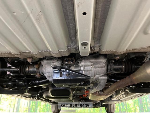 Toyota VOXY 2022-06 8053744-19