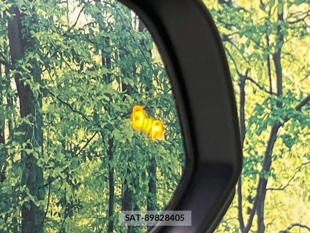Toyota VOXY 2022-06 8053744-5