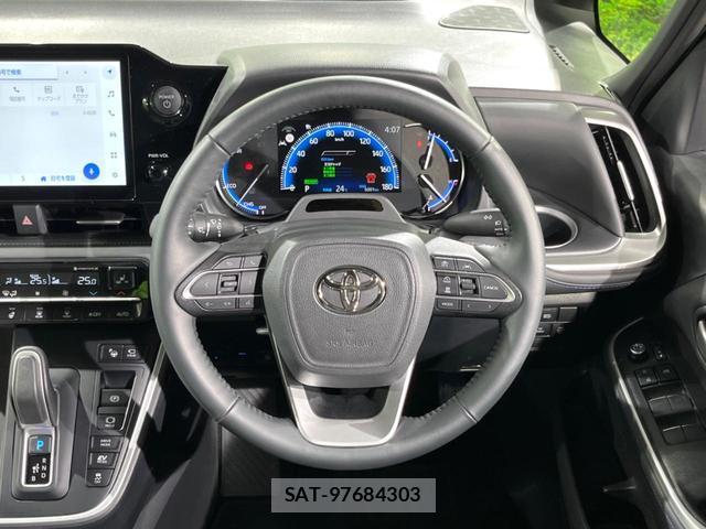 Toyota VOXY 2025-09 8053774-11