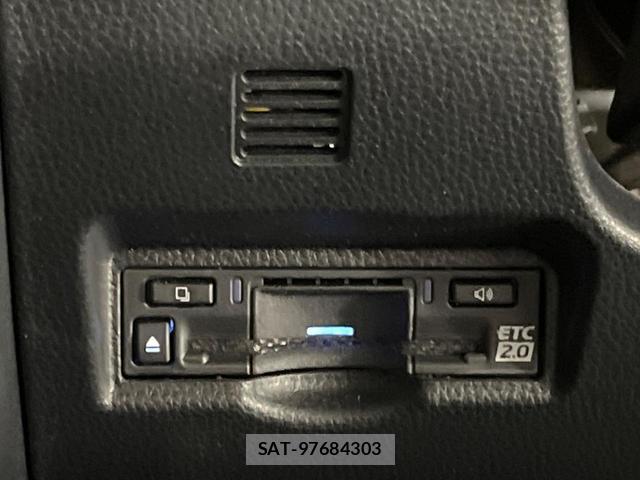 Toyota VOXY 2025-09 8053774-5