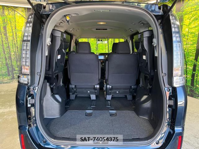 Toyota VOXY 2014-04 8053857-10