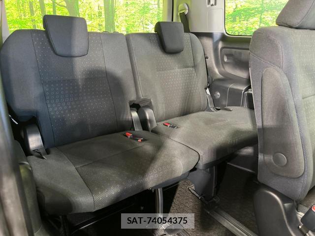 Toyota VOXY 2014-04 8053857-9