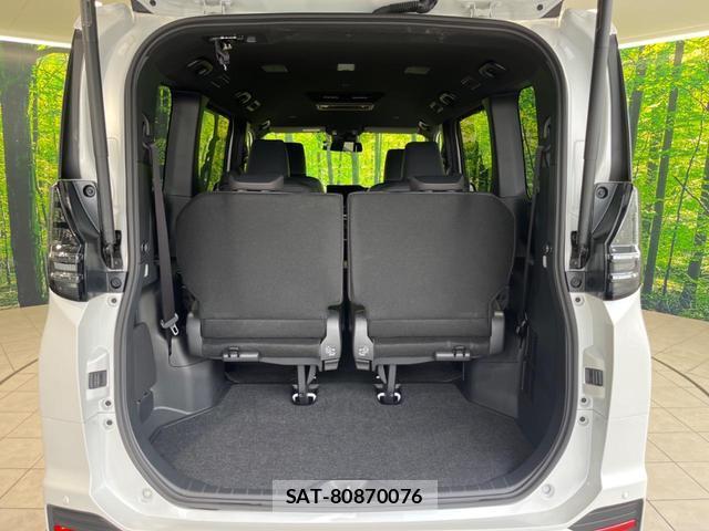 Toyota VOXY 2025-12 8053892-10