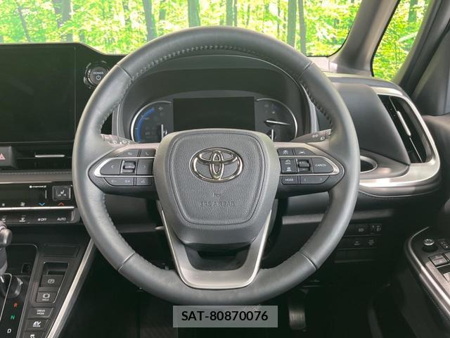 Toyota VOXY 2025-12 8053892-11
