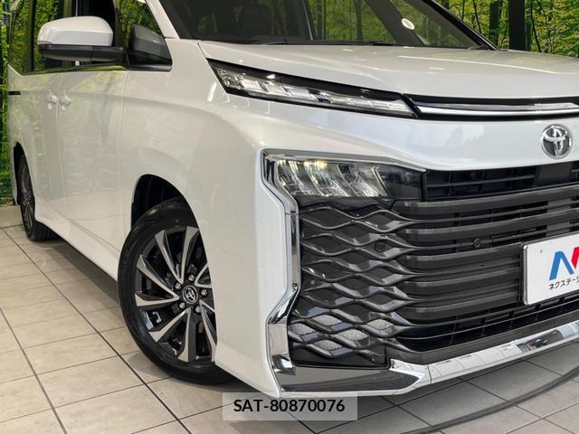 Toyota VOXY 2025-12 8053892-12