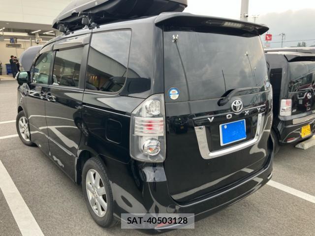 Toyota VOXY 2009-10 8053923-11