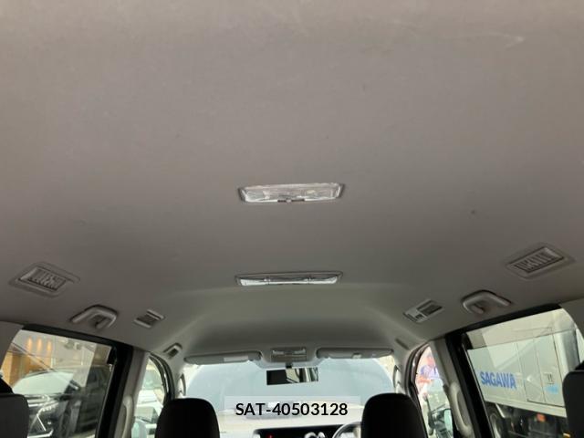 Toyota VOXY 2009-10 8053923-17