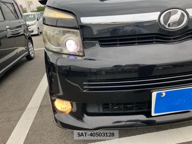 Toyota VOXY 2009-10 8053923-2