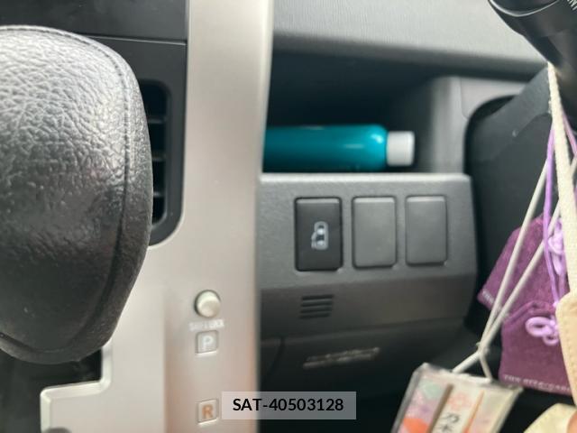 Toyota VOXY 2009-10 8053923-5