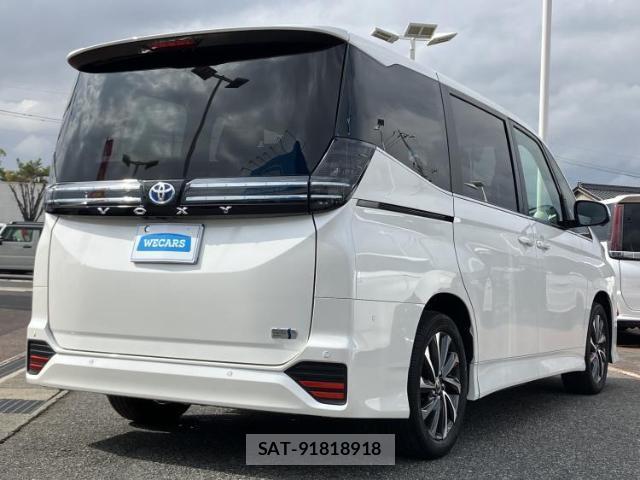 Toyota VOXY 2023-11 8054024-2