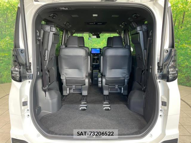 Toyota VOXY 2023-07 8054079-10
