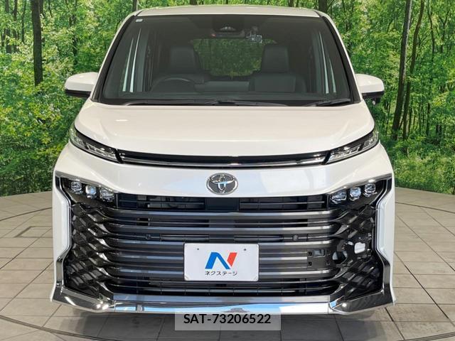 Toyota VOXY 2023-07 8054079-14