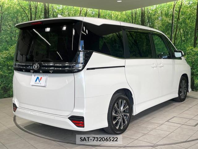 Toyota VOXY 2023-07 8054079-17