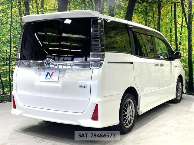 Toyota VOXY 2018-08 8054161-19
