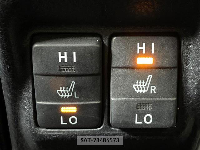 Toyota VOXY 2018-08 8054161-6