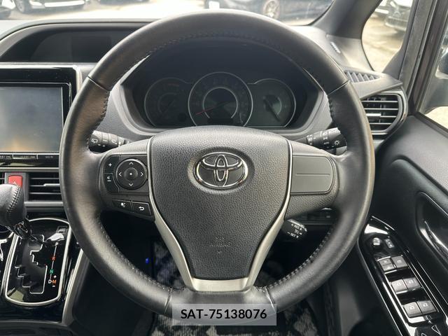 Toyota VOXY 2018-07 8054188-10