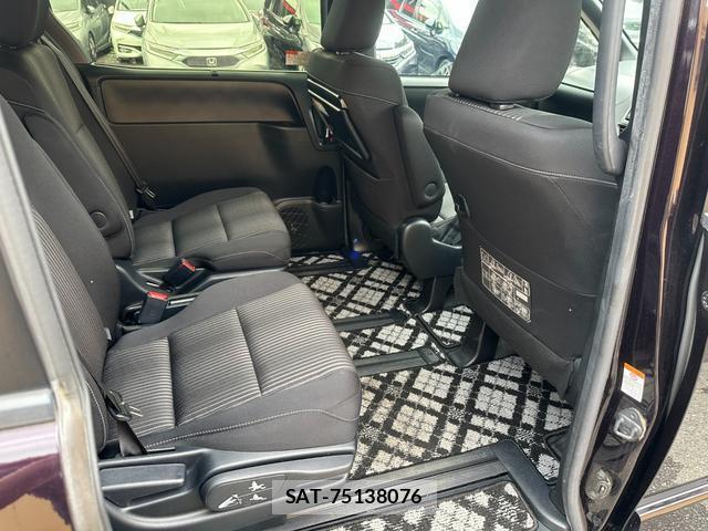 Toyota VOXY 2018-07 8054188-12