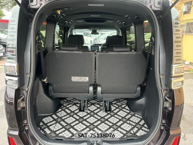 Toyota VOXY 2018-07 8054188-15