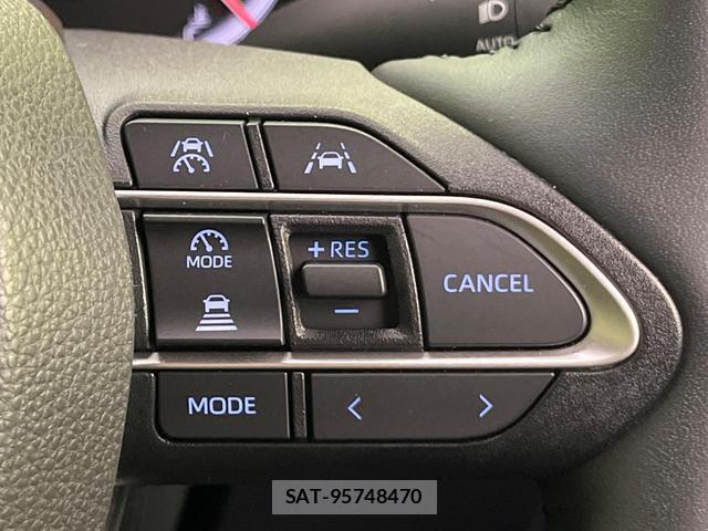 Toyota VOXY 2024-09 8054220-4