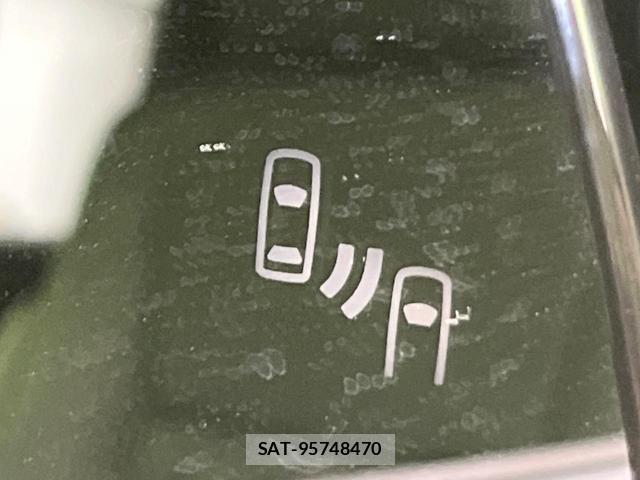 Toyota VOXY 2024-09 8054220-5