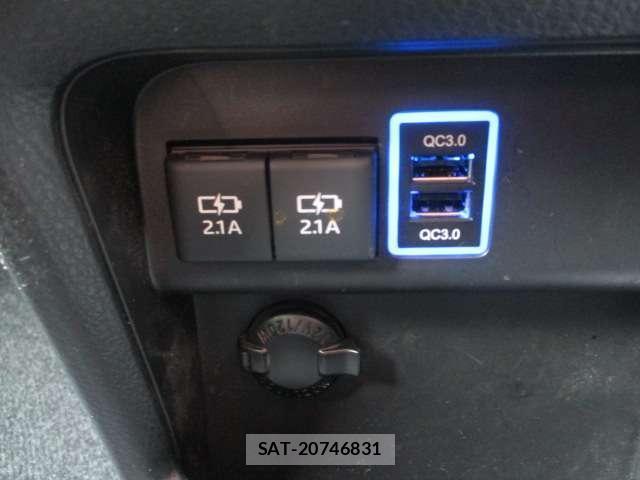 Toyota VOXY 2018-12 8054236-13