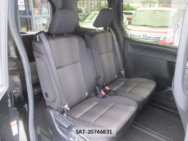 Toyota VOXY 2018-12 8054236-17