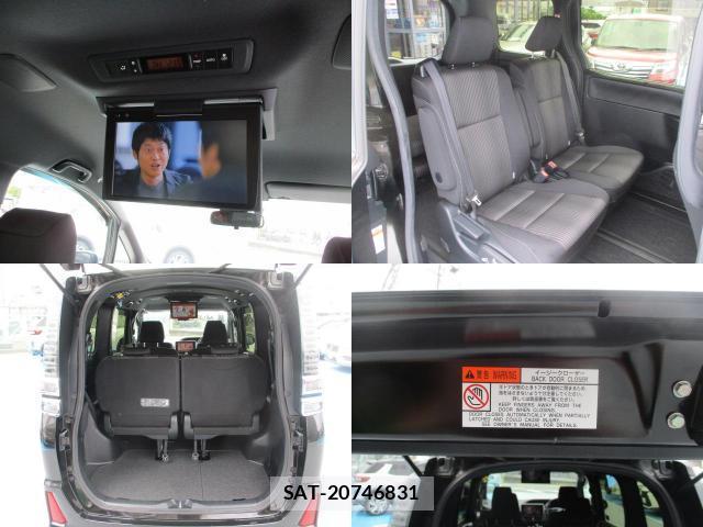 Toyota VOXY 2018-12 8054236-7