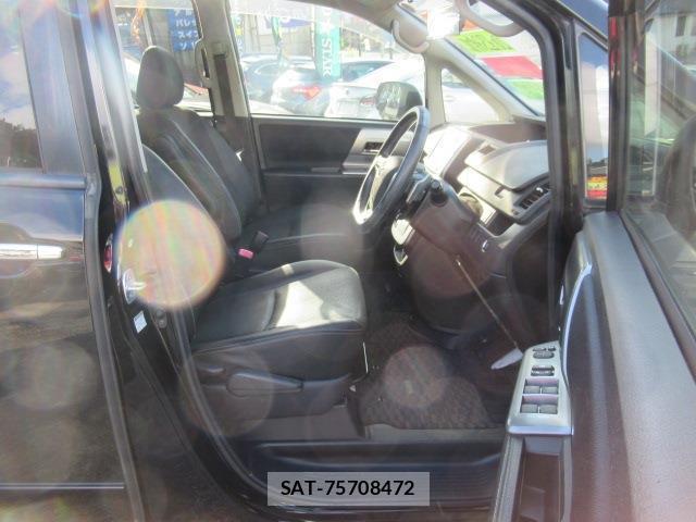 Toyota VOXY 2013-05 8054243-16