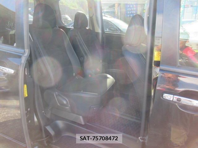 Toyota VOXY 2013-05 8054243-17