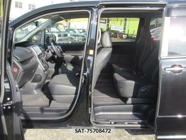 Toyota VOXY 2013-05 8054243-19
