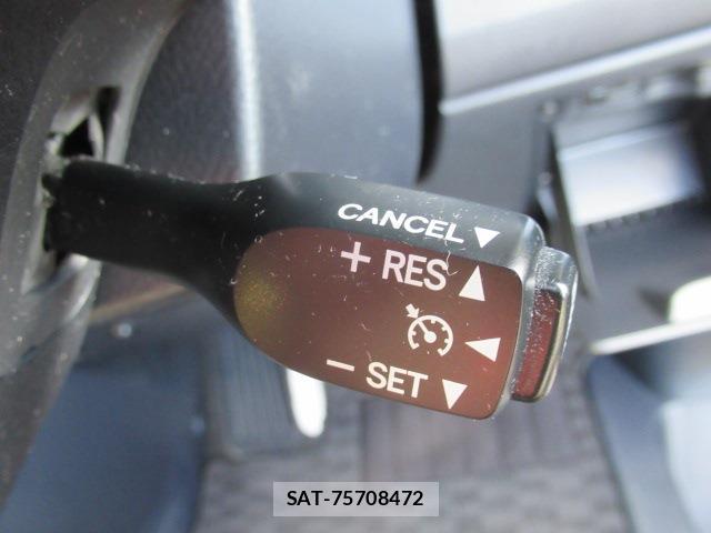 Toyota VOXY 2013-05 8054243-9