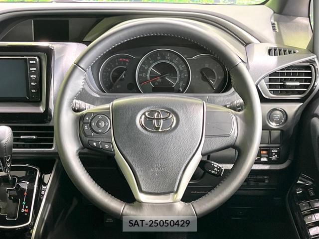 Toyota VOXY 2020-02 8054280-11