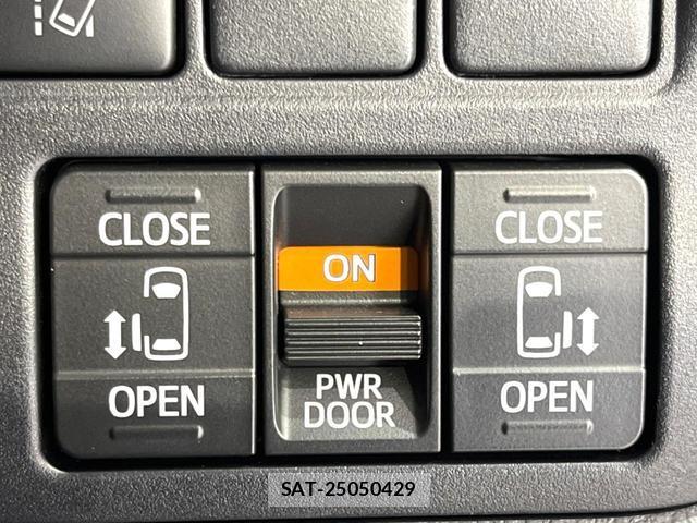 Toyota VOXY 2020-02 8054280-4