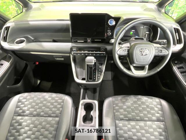 Toyota VOXY 2023-06 8054289-1