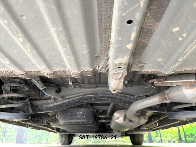 Toyota VOXY 2023-06 8054289-18