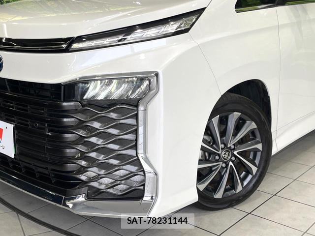 Toyota VOXY 2023-02 8054291-12