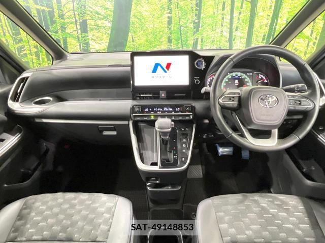 Toyota VOXY 2023-02 8054371-1