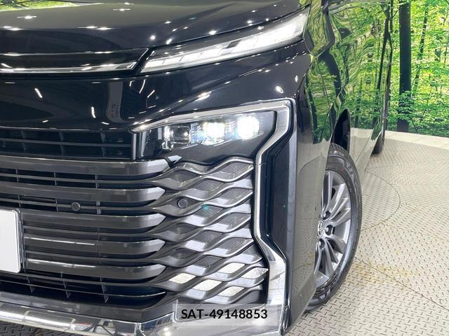 Toyota VOXY 2023-02 8054371-13