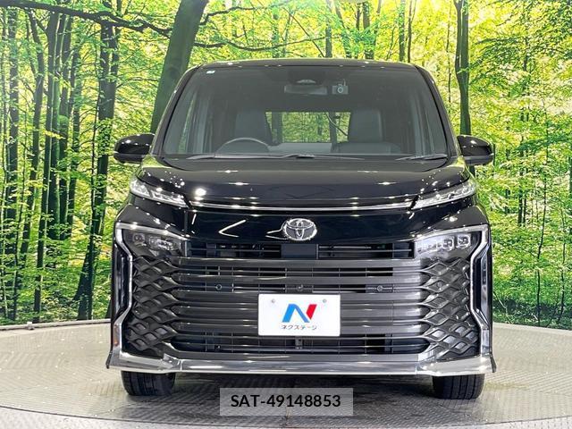 Toyota VOXY 2023-02 8054371-14