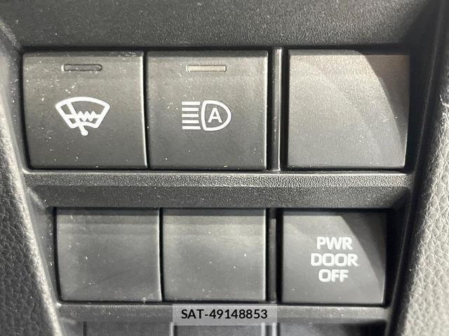Toyota VOXY 2023-02 8054371-5