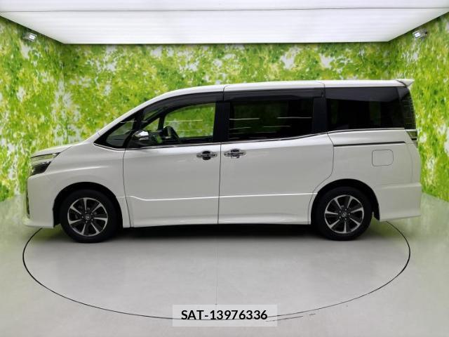 Toyota VOXY 2019-07 8054385-1