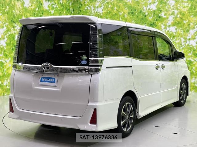 Toyota VOXY 2019-07 8054385-2