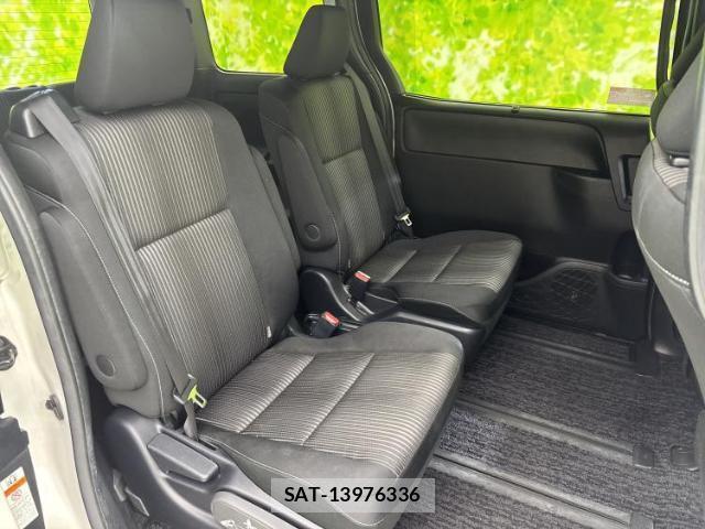 Toyota VOXY 2019-07 8054385-5