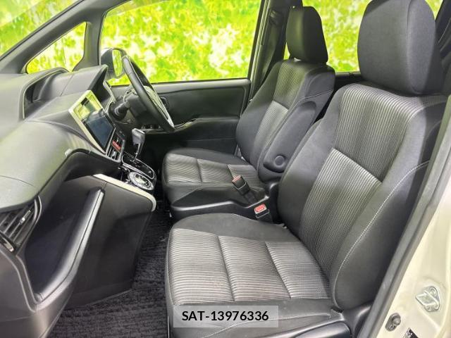 Toyota VOXY 2019-07 8054385-6