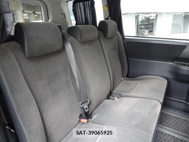 Toyota VOXY 2012-02 8054433-10