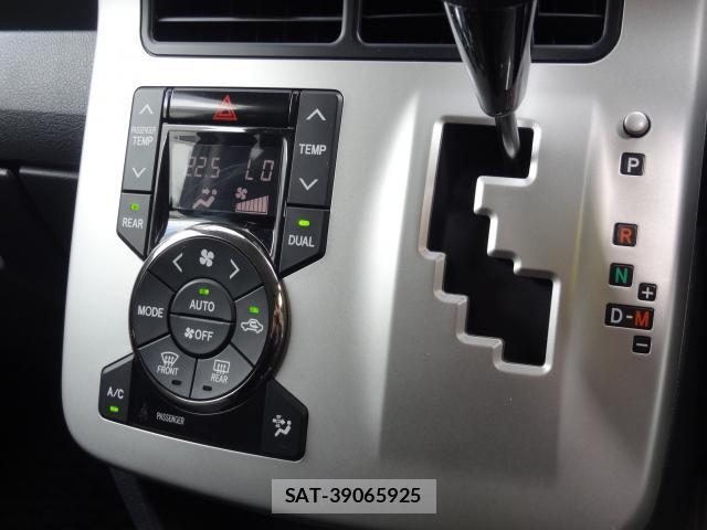 Toyota VOXY 2012-02 8054433-19