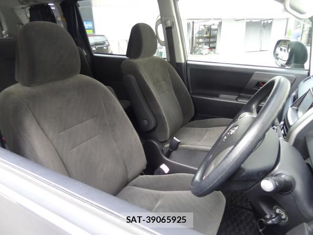 Toyota VOXY 2012-02 8054433-9